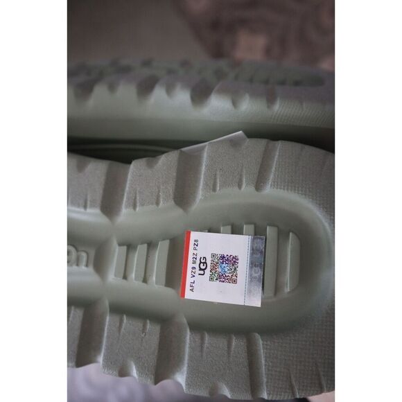 UGG 1153078 Men's Sz 8 Shaded Clover Green Stratus Lightweight Molded Sandals - Picture 12 of 13